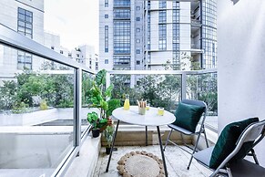 Apt with Balcony In the Heart of TLV