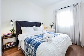 Apt with Balcony In the Heart of TLV