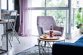 Apt with Balcony In the Heart of TLV