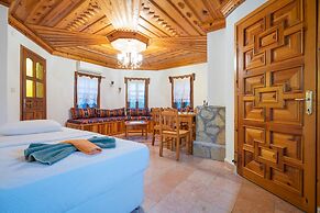 Liya Boutique Hotel & Suites