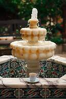 Liya Boutique Hotel & Suites