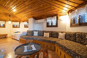 Liya Boutique Hotel & Suites