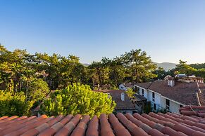 Liya Boutique Hotel & Suites