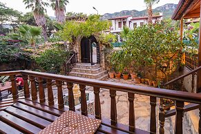 Liya Boutique Hotel & Suites