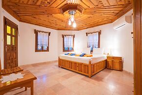 Liya Boutique Hotel & Suites