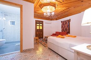 Liya Boutique Hotel & Suites