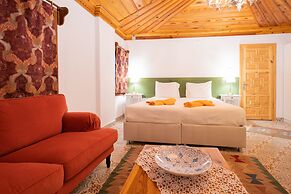 Liya Boutique Hotel & Suites