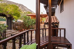 Liya Boutique Hotel & Suites