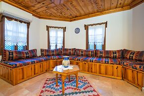 Liya Boutique Hotel & Suites