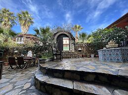 Liya Boutique Hotel & Suites