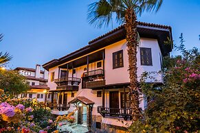 Liya Boutique Hotel & Suites