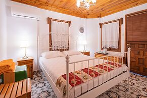 Liya Boutique Hotel & Suites