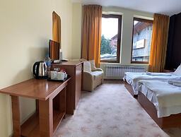 Room in Guest Room - Granat Double Room 2- Next to Gondola Lift