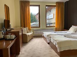 Room in Guest Room - Granat Double Room 2- Next to Gondola Lift