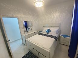 7DR Apt in Prime Location Near Monumental Area