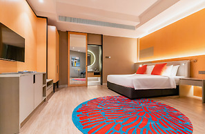 M World Hotel (formerly known as Avante Hotel)