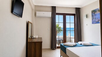 REIS BEACH HOTEL&RESTAURANT
