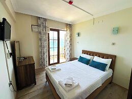 REIS BEACH HOTEL&RESTAURANT