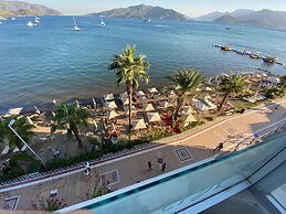 REIS BEACH HOTEL&RESTAURANT