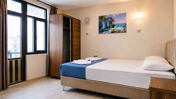 REIS BEACH HOTEL&RESTAURANT