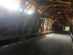 Stunning Mountain Retreat in Campton, Perfect for Skiing and Year-Roun