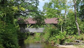 Stunning Mountain Retreat in Campton, Perfect for Skiing and Year-Roun