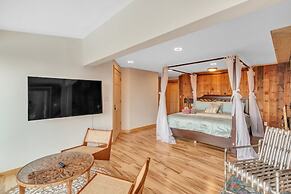 Stunning Mountain Retreat in Campton, Perfect for Skiing and Year-Roun