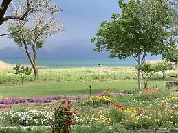 Perfect Home With Private Beach by Iznik Lake
