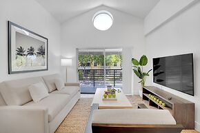 Dharma Home Suites Dania Beach at Sheridan Ocean Club