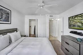 Dharma Home Suites Coral Gables at Gables Grand Plaza