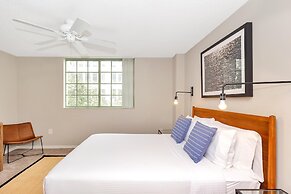 Dharma Home Suites Coral Gables at Gables Grand Plaza