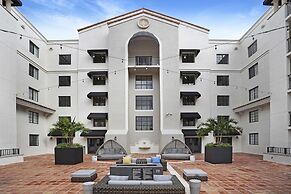 Dharma Home Suites Coral Gables at Gables Grand Plaza