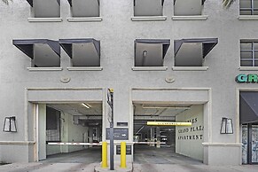 Dharma Home Suites Coral Gables at Gables Grand Plaza