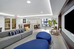 Dharma Home Suites Coral Gables at Gables Grand Plaza