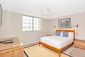 Dharma Home Suites Coral Gables at Gables Grand Plaza