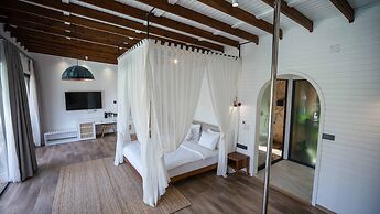 Lov Faralya (+16 Adults Only)