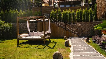 Lov Faralya (+16 Adults Only)