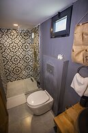 Lov Faralya (+16 Adults Only)