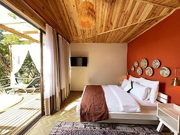 Lov Faralya (+16 Adults Only)