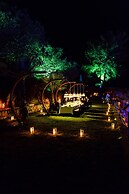 Lov Faralya (+16 Adults Only)