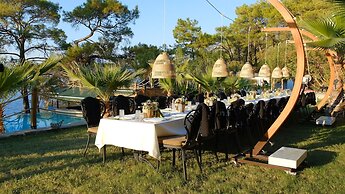 Lov Faralya (+16 Adults Only)