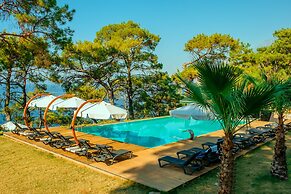 Lov Faralya (+16 Adults Only)