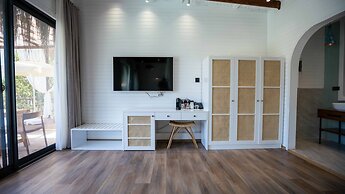 Lov Faralya (+16 Adults Only)