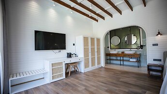 Lov Faralya (+16 Adults Only)