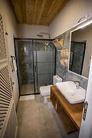 Lov Faralya (+16 Adults Only)