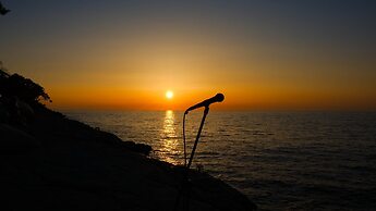 Lov Faralya (+16 Adults Only)