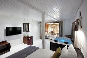 Lov Faralya (+16 Adults Only)