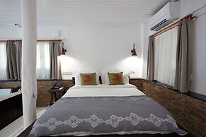 Lov Faralya (+16 Adults Only)