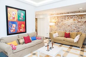Chic Charming Central Athens Apt.