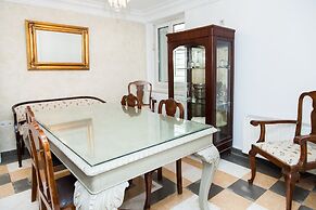 Chic Charming Central Athens Apt.